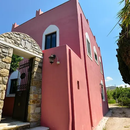 Barons Mansion Vila *